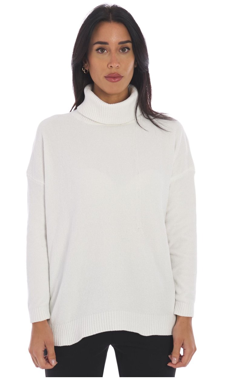 WHITE WISE WHITE CHENILLE TURTLENECK SWEATER